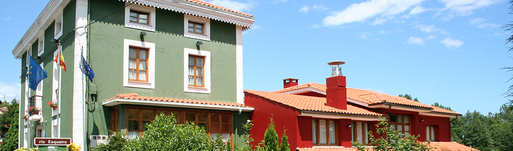 Foto de la fachada trasera del Hotel Rural Restautante Casa Vieja del Sastre